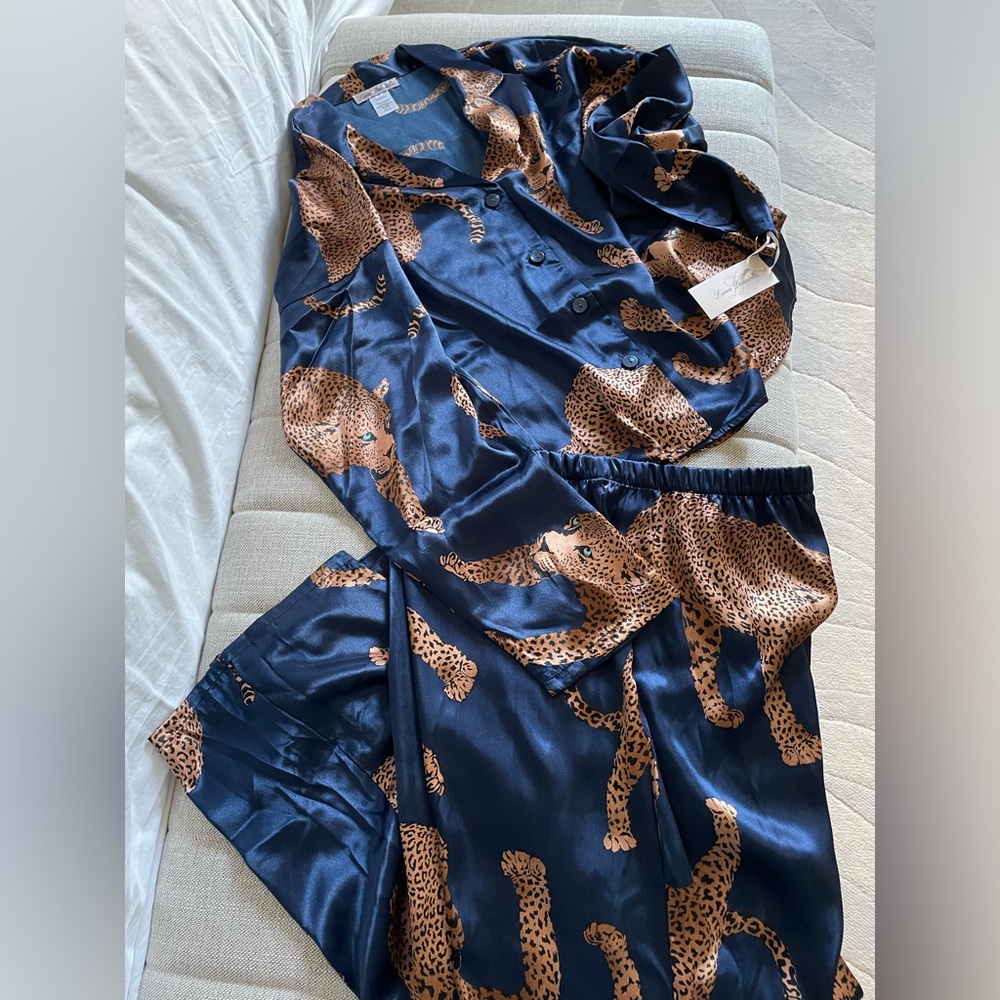 New! Linea Donatella Luxe Satin Pajama Set 🐆 - Picture 8 of 12